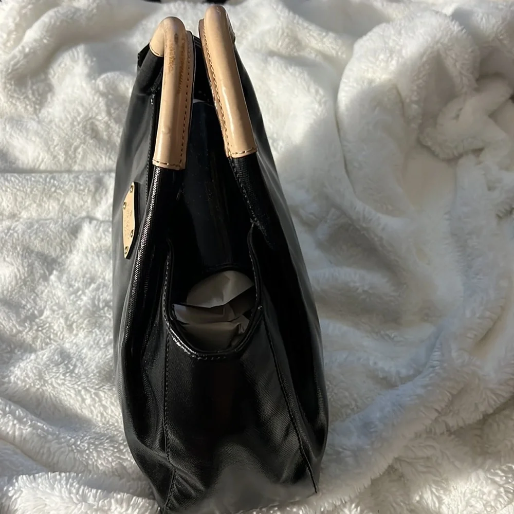Kate Spade Black and Tan purse. Super cute. - Picture 5 of 14